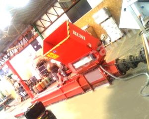 Compacteurs Polystyrène SK370 RUNI avec palan