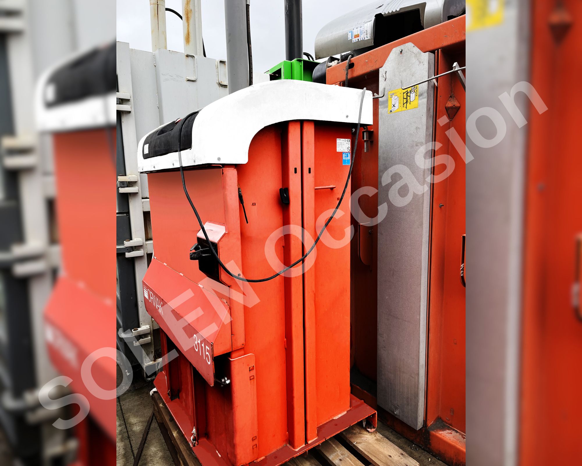 Presse à balles verticale 3115