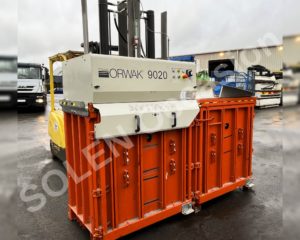 Presses à balles verticales 9020